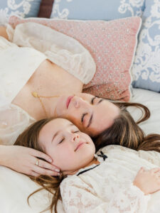 Elko Maternity Session, mom and daughter holding each other 