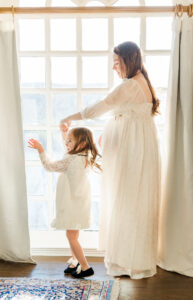 Elko Maternity Session, mom and daughter dancing 