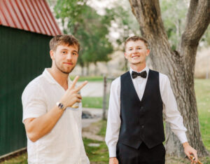 someone giving me the peace sign