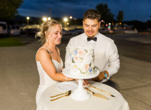 the cake cutting starting